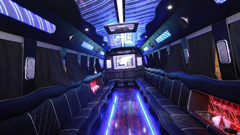 Benefits-of-Riding-Through-A-SUV-Limo-and-Party-Bus-Rental-on-contributionblog