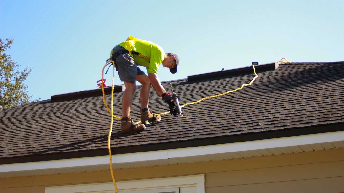 Practical Tips To Fix Common Roofing Problems You Face