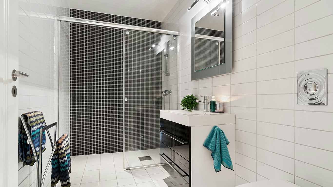 When Does A Bathroom Shower Remodel Become The Smartest Upgrade For Homeowners on contributionblog
